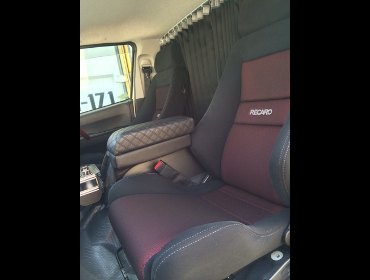 RECARO�i���J���V�[�g�j�@TOYOTA�@�n�C�G�[�X�@200�n��RECARO�i���J���j�@LX-VS SK100 BK/RED�~2�r�@����