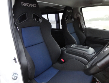 RECARO�i���J���V�[�g�j�@TOYOTA�@�n�C�G�[�X200�n�@3�^�@S-GL�@4WD��RECARO�i���J���j�@SR-7F SK100 BK/BL�@�~2�r�@����