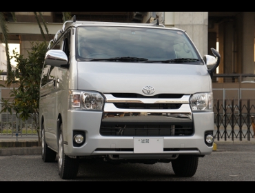 TOYOTA�@200�n�n�C�G�[�X��RECARO�i���J���j�V�[�g����