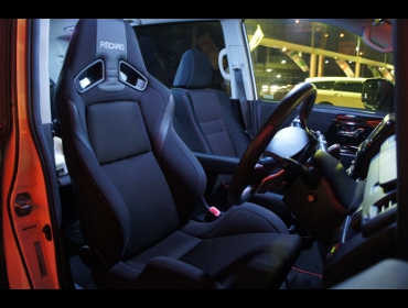 RECARO�i���J���V�[�g�j�@TOYOTA�@�m�A�@ZRR70W�Ƀ��J���@SR-7 LassicH�i�V�[�g�q�[�^�[�t���j�@BK/RED�@����