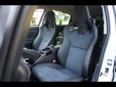 RECARO�i���J���V�[�g�j�@TOYOTA�@�v���E�XG's�@Z-30�Ƀ��J���@�N���X�X�|�[�c�X�^�[�~2�r�@����