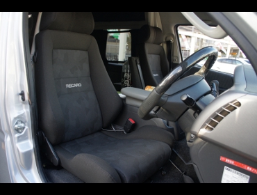 RECARO�i���J���V�[�g�j�@TOYOTA�@�n�C�G�[�X�@200�n�@�L�����s���O�J�[�@��RECARO�i���J���j�@�G���S���hD�@BK�@���@�G���S���hD�@BK�@�A�[�����X�g�@����