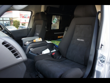 RECARO�i���J���V�[�g�j�@TOYOTA�@�n�C�G�[�X�@200�n�@�L�����s���O�J�[�@��RECARO�i���J���j�@�G���S���hD�@BK�@���@�G���S���hD�@BK�@�A�[�����X�g�@����