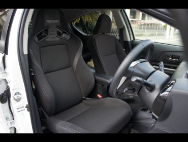 RECARO�i���J���V�[�g�j�@TOYOTA�@�A�N�A��RECARO�i���J���j�@SR-7F Lassic BK/SIL�@�q�[�^�[�t���@����
