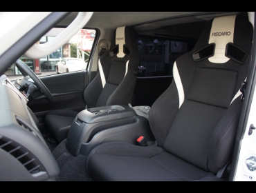 RECARO�i���J���V�[�g�j�@TOYOTA�@�n�C�G�[�X�@200�n��RECARO�i���J���j�@SR-7F Lassic�i���V�b�N�j�@���@�~2�r�i�^�]�ȑ��̓V�[�g�q�[�^�[�t���j�@����