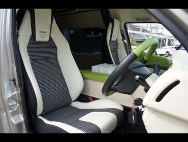 RECARO�i���J���V�[�g�j�@TOYOTA�@�n�C�G�[�X�@200�n��RECARO�i���J���j�@LX-F IL 110H ���i�q�[�^�[�t���j�@�~2�r�@����