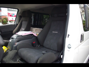 RECARO�i���J���V�[�g�j�@TOYOTA�@�n�C�G�[�X�@KDH201V��RECARO�i���J���j�@�G���S���hD�@BK�@�~2�r�@����