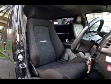 RECARO�i���J���V�[�g�j�@TOYOTA�@�n�C�G�[�X200�n�Ƀ��J���@�G���S���hD�@BK�@����