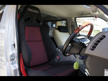 RECARO�i���J���V�[�g�j�@TOYOTA�@�n�C�G�[�X�@200�n�Ƀ��J���@SR-7F SK100�@BK/RED�@����