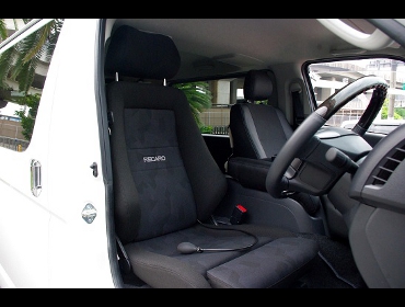 RECARO�i���J���V�[�g�j�@TOYOTA�@�n�C�G�[�X�@200�n�Ƀ��J���@�G���S���hMV�@����