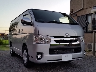 TOYOTA�@���W�A�X�G�[�X�@200�n��RECARO�i���J���j�V�[�g����