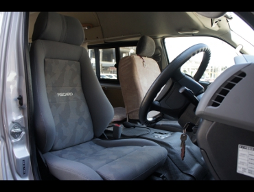RECARO�i���J���V�[�g�j�@TOYOTA�@�n�C�G�[�X�@TRH200K�Ƀ��J���@�G���S���hMV�@�O���C�@����
