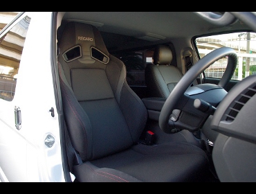 RECARO�i���J���V�[�g�j�@TOYOTA�@�n�C�G�[�X�@200�n�Ƀ��J���@SR-7F Lassic BK/RED�@�~2�r�@����