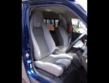 RECARO�i���J���V�[�g�j�@TOYOTA�@�n�C�G�[�X�@���C�hDX�@TRH214W�Ƀ��J���@LX-F IM 110�@�O���C�@����