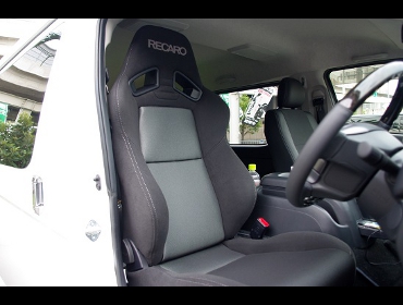 RECARO�i���J���V�[�g�j�@TOYOTA�@200�n�n�C�G�[�X�Ƀ��J���@SR-7F SK100 BK/SIL�@����