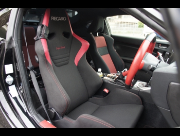 RECARO�i���J���V�[�g�j�@TOYOTA�@86�@ZN6�Ƀ��J���@����SR-6 �X�[�p�[�V���^���NNU�@����