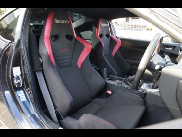 RECARO�i���J���V�[�g�j�@TOYOTA�@86�@ZN6�Ƀ��J���@����SR-6 �X�[�p�[�V���^���NNU�@�~2�r�@����