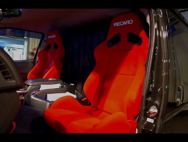 RECARO�i���J���V�[�g�j�@TOYOTA�@�n�C�G�[�X200�n�Ƀ��J���@SR-7 KK100�@RED�@�~2�r�@����