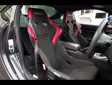 RECARO�i���J���V�[�g�j�@TOYOTA�@86�@ZN6�ɂɃ��J���@����RS-G �X�[�p�[�V���^���NNU�@���@����SR-6 �X�[�p�[�V���^���NNU�@����