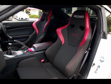 RECARO�i���J���V�[�g�j�@TOYOTA�@86�@ZN6�Ƀ��J���@����RS-G �X�[�p�[�V���^���NNU�@���@����SR-6 �X�[�p�[�V���^���NNU�@����