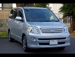 RECARO�i���J���V�[�g�j�@TOYOTA�@�m�A�@AZR60�Ƀ��J���@�G���S���hLD�@�O���C�@����