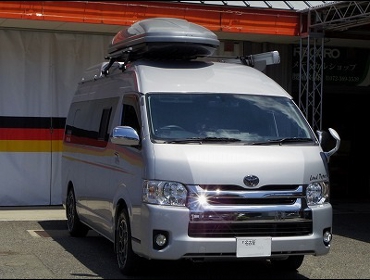 TOYOTA�@�n�C�G�[�X200�n��RECARO�i���J���j�V�[�g����