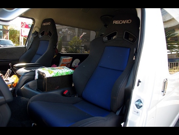 RECARO�i���J���V�[�g�j�@TOYOTA�@�n�C�G�[�X200�n�Ƀ��J���@SR-7F SK100�@BK/BL�~2�r�@����