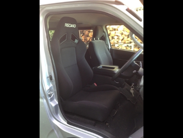 RECARO�i���J���V�[�g�j�@TOYOTA�@�n�C�G�[�X200�n�@3�^�i���[SGL�Ƀ��J���@SR-7F KK100�@BK�@����