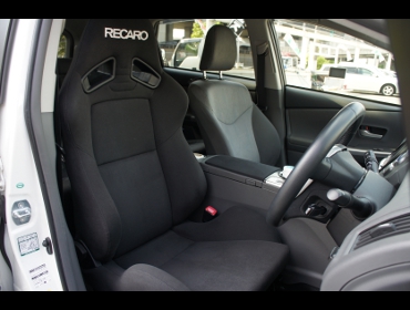 RECARO�i���J���V�[�g�j�@TOYOTA�@�v���E�X���@ZVW40W�Ƀ��J���@SR-7 KK100�@BK�@����