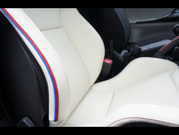 RECARO�i���J���V�[�g�j�@TOYOTA�@iQ�Ƀ��J���@�X�|�[�c�X�^�[�@LL100H���U�[SE�@��/�ԃX�e�b�`�@�Ԑ��C���@����