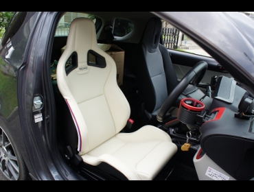 RECARO�i���J���V�[�g�j�@TOYOTA�@iQ�Ƀ��J���@�X�|�[�c�X�^�[�@LL100H���U�[SE�@��/�ԃX�e�b�`�@�Ԑ��C���@����