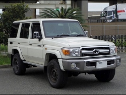 RECARO�i���J���V�[�g�j�@TOYOTA�@�����h�N���[�U�[70�Ƀ��J���@�G���S���hMV�@�O���C�@�~2�r�@�i�^�]�ȑ��̓A�[�����X�g�t���j�@����