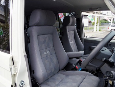 RECARO�i���J���V�[�g�j�@TOYOTA�@�����h�N���[�U�[70�Ƀ��J���@�G���S���hMV�@�O���C�@�~2�r�@�i�^�]�ȑ��̓A�[�����X�g�t���j�@����