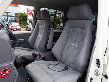 RECARO�i���J���V�[�g�j�@TOYOTA�@�����h�N���[�U�[70�Ƀ��J���@�G���S���hMV�@�O���C�@�~2�r�@�i�^�]�ȑ��̓A�[�����X�g�t���j�@����