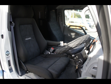 RECARO�i���J���V�[�g�j�@TOYOTA�@�J�����[�h�Ƀ��J���@�G���S���hMV�@BK�@����