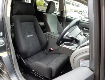 RECARO�i���J���V�[�g�j�@TOYOTA�@�v���E�X���Ƀ��J���@�G���S���hLD�@BK�@�V�[�g�q�[�^�[�t���@����