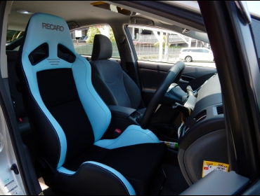 RECARO�i���J���V�[�g�j�@TOYOTA�@�v���E�X30�Ƀ��J���@SR-7�@Lassic�@���F���U�[�@����
