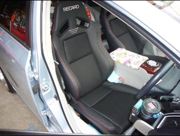 RECARO�i���J���V�[�g�j�@TOYOTA�@�v���E�X���Ƀ��J���@SR-7F�@���V�b�N2�@BK�~2�r�@����