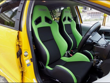 RECARO�i���J���V�[�g�j�@TOYOTA�@�A�N�A�@NHP10�Ƀ��J���@SR-7�@���V�b�N�@����J���[�@�O���[���@�~2�r�@����