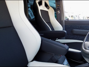 TOYOTA�@�����h�N���[�U�[76�@HZJ76K�@�Ɂ@RECARO�i���J���j�@SR-7F�@Lassic�@White�@A/R�@�~2�r�@����