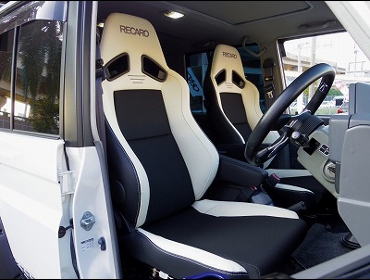 TOYOTA�@�����h�N���[�U�[76�@HZJ76K�@�Ɂ@RECARO�i���J���j�@SR-7F�@Lassic�@White�@A/R�@�~2�r�@����