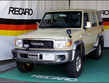 TOYOTA�@�Ĕ́@�����h�N���[�U�[70�@76�@�Ɂ@RECARO�i���J���j�V�[�g����