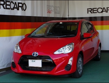 TOYOTA�@�A�N�A�@�Ɂ@RECARO�i���J���j�V�[�g����