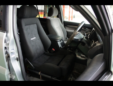 RECARO�i���J���V�[�g�j�@TOYOTA�@�v���h�@120�@�Ɂ@���J���@�G���S���hLD�@BK�@����