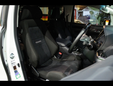 TOYOTA�@���F���t�@�C�A�@AGH30W�i2017�N�j�@�Ɂ@RECARO�i���J���j�@�G���S���hD�@BK�@����
