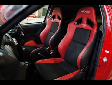 TOYOTA�@���B�b�c�@NCP10�@�Ɂ@RECARO�i���J���j�@SR-7�@Lassic�@RED�@���@SR-7F�@Lassic�@RED�@����