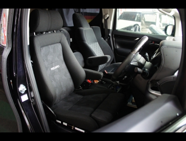 TOYOTA�@���F���t�@�C�A�@AGH30�@�Ɂ@RECARO�i���J���j�@�G���S���hMV�@BK�@�A�[�����X�g�t���@����