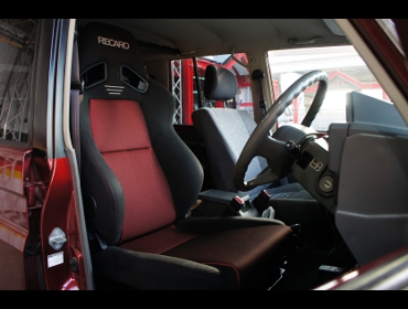 RECARO�i���J���V�[�g�j�@TOYOTA�@�����h�N���[�U�[70�@HZJ76�@�Ɂ@RECARO�i���J���j�@SR-7F�@GK100�@BK/RED�@A/R�^�C�v�@����