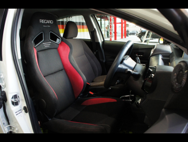 TOYOTA�@�A�N�A�@NHP10�i2017�N�j�@�Ɂ@RECARO�i���J���j�@SR-7F�@����@�A�h�o���X�G�f�B�V����2019�@RED�@�A�[�����X�g�t���@����