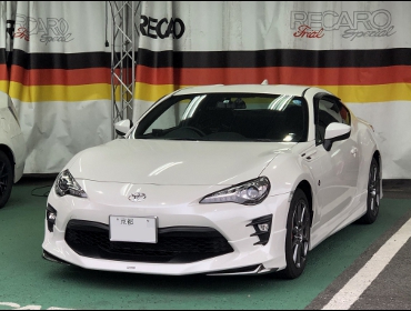 TOYOTA�@86�@GT�i2018�N�j�@�Ɂ@RECARO�i���J���j�@SR-7�@GU100�@BK�@����